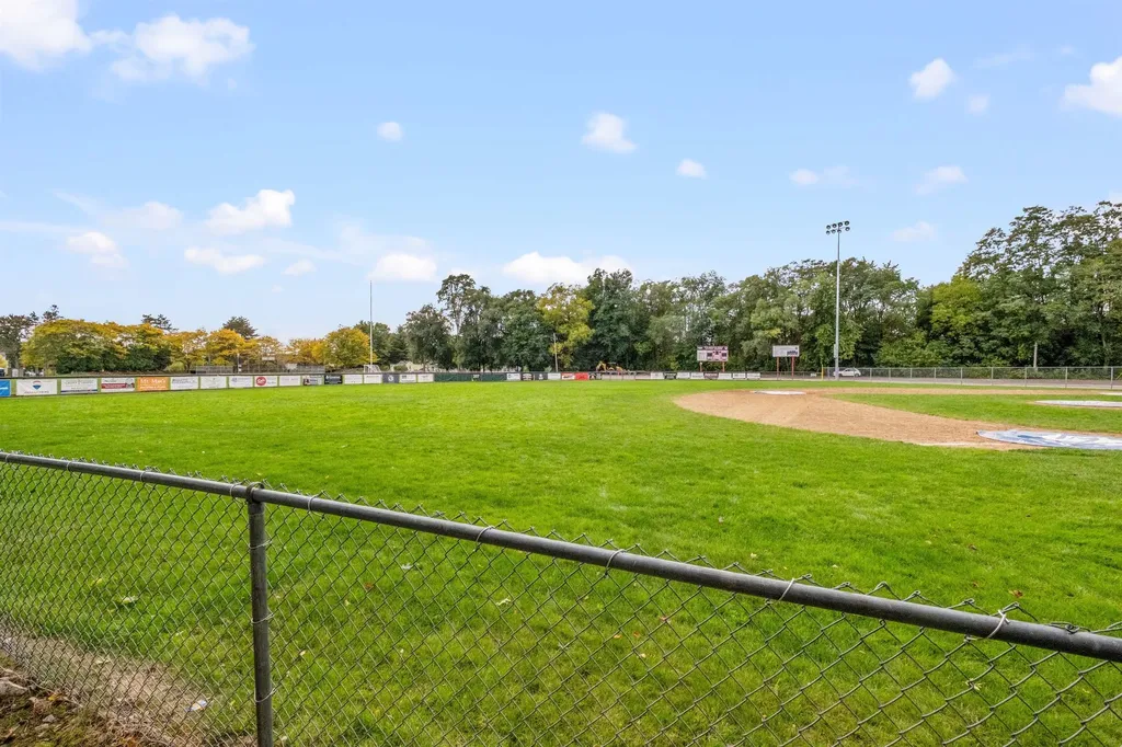 989 Union Street Manchester NH 03104