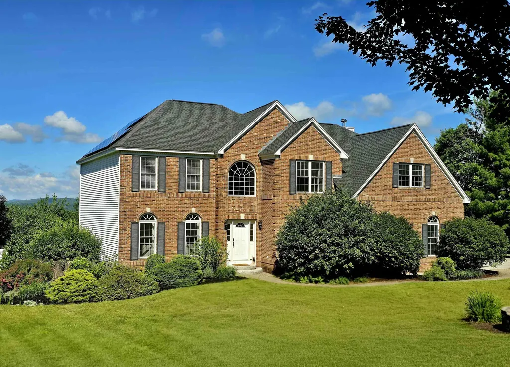 115 Roosevelt Road Weare NH 03281