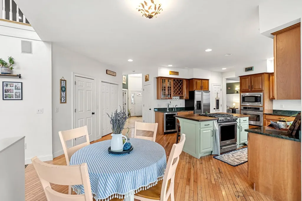 115 Roosevelt Road Weare NH 03281