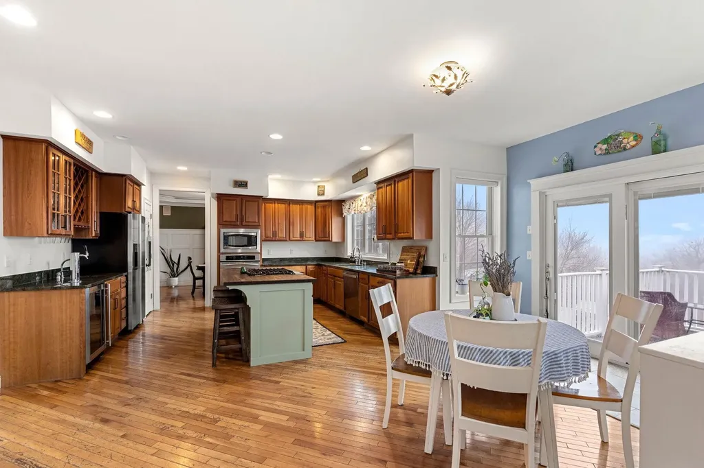 115 Roosevelt Road Weare NH 03281