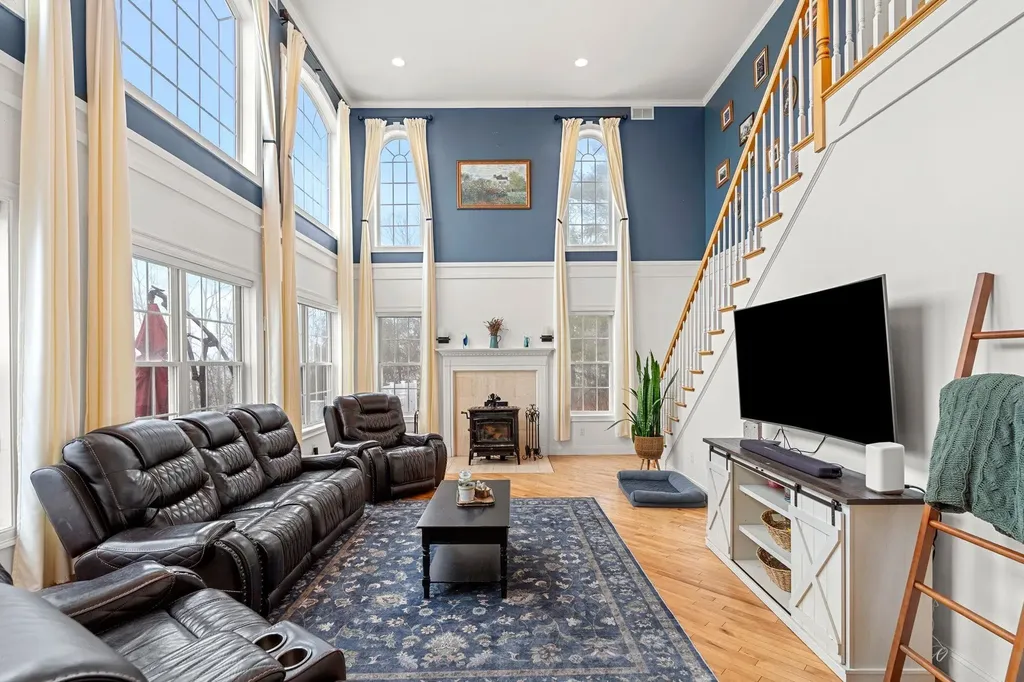115 Roosevelt Road Weare NH 03281