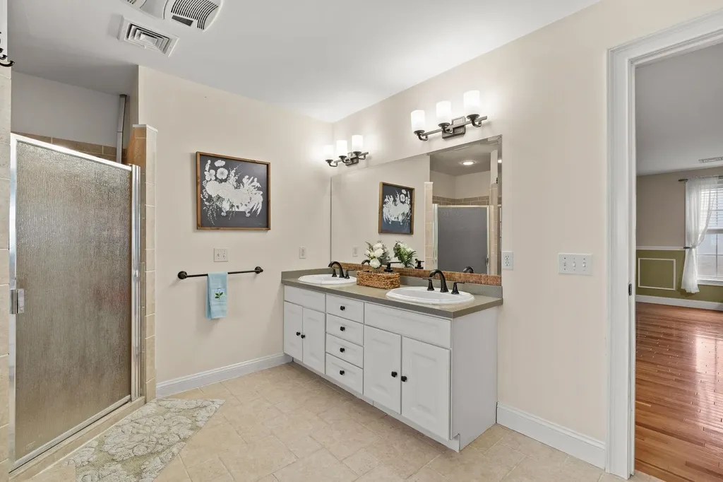 115 Roosevelt Road Weare NH 03281