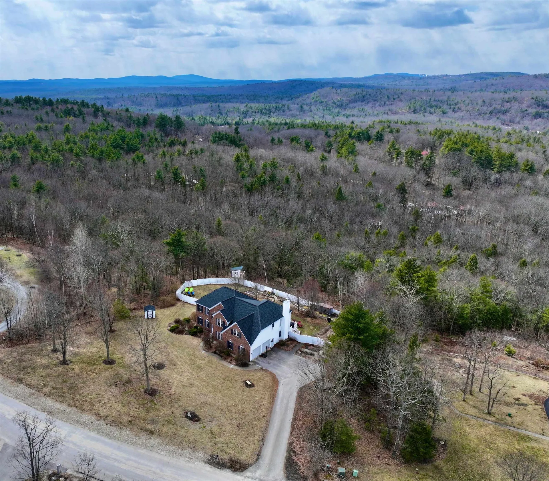 115 Roosevelt Road Weare NH 03281