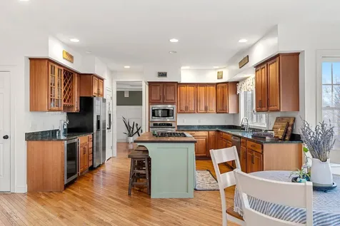 115 Roosevelt Road Weare NH 03281