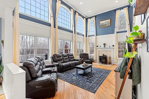 115 Roosevelt Road Weare NH 03281