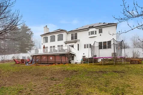 115 Roosevelt Road Weare NH 03281