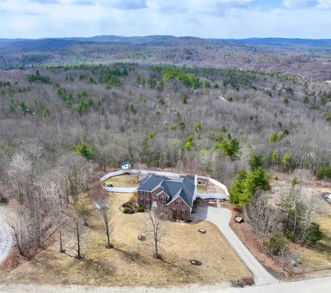 115 Roosevelt Road Weare NH 03281