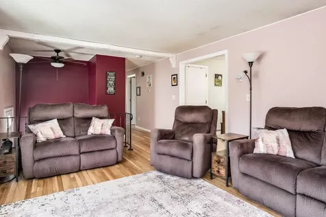 12 Westgate Road Derry NH 03038