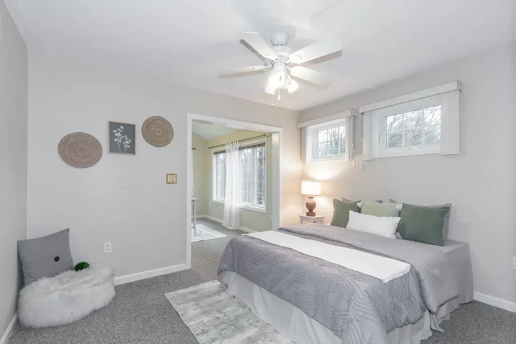 6 Lincoln Drive Londonderry NH 03053