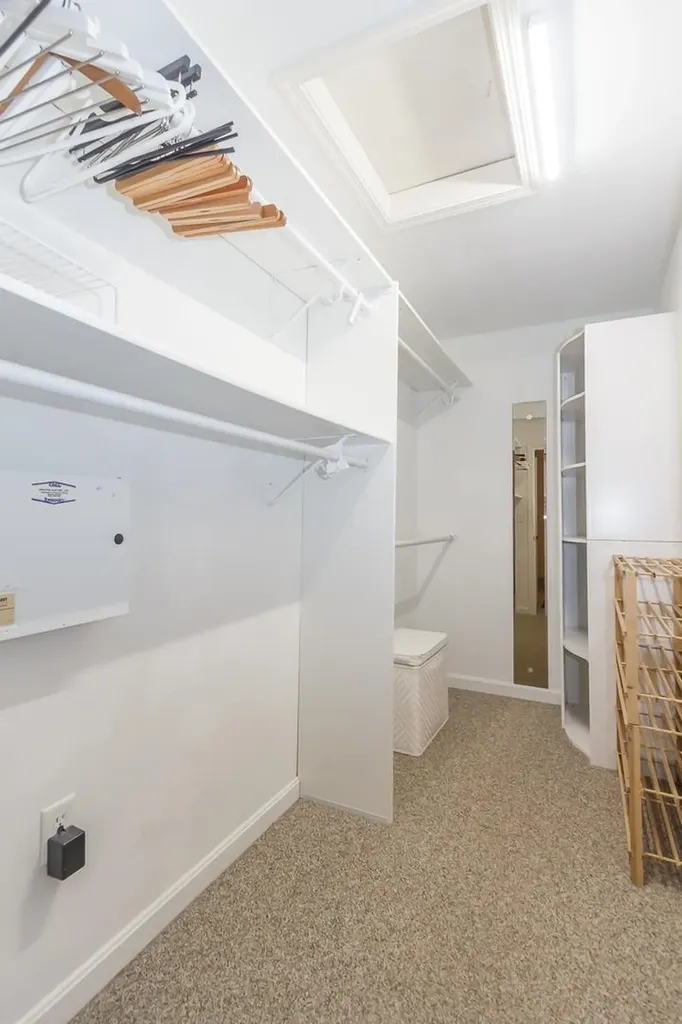 6 Lincoln Drive Londonderry NH 03053