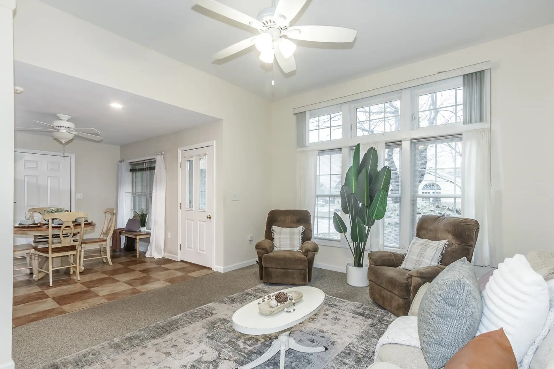 6 Lincoln Drive Londonderry NH 03053