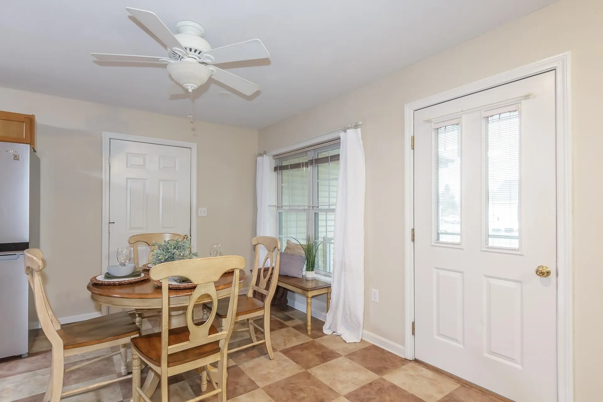 6 Lincoln Drive Londonderry NH 03053