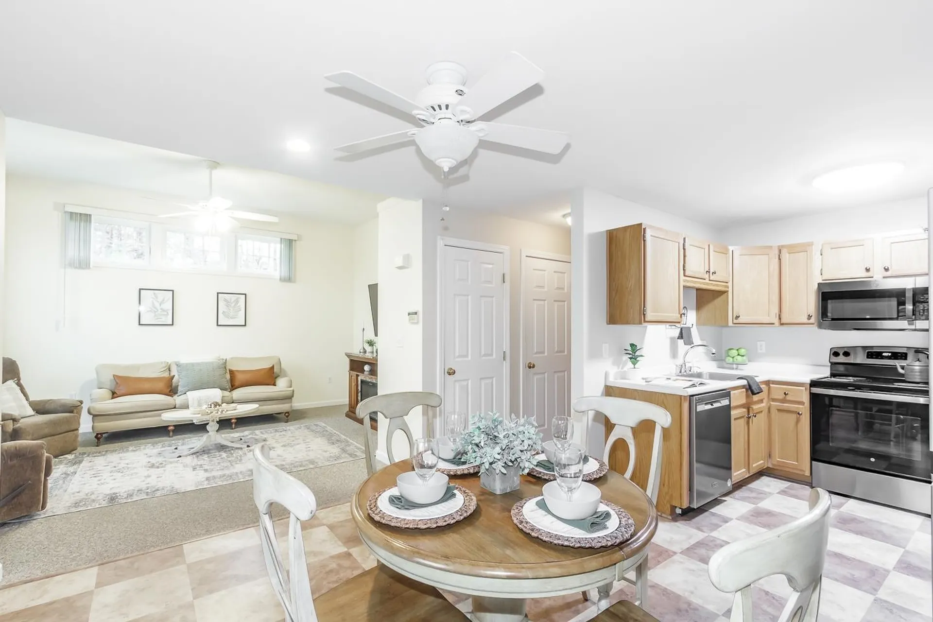 6 Lincoln Drive Londonderry NH 03053