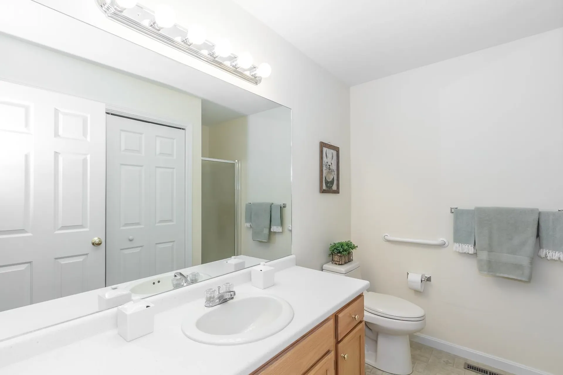 6 Lincoln Drive Londonderry NH 03053