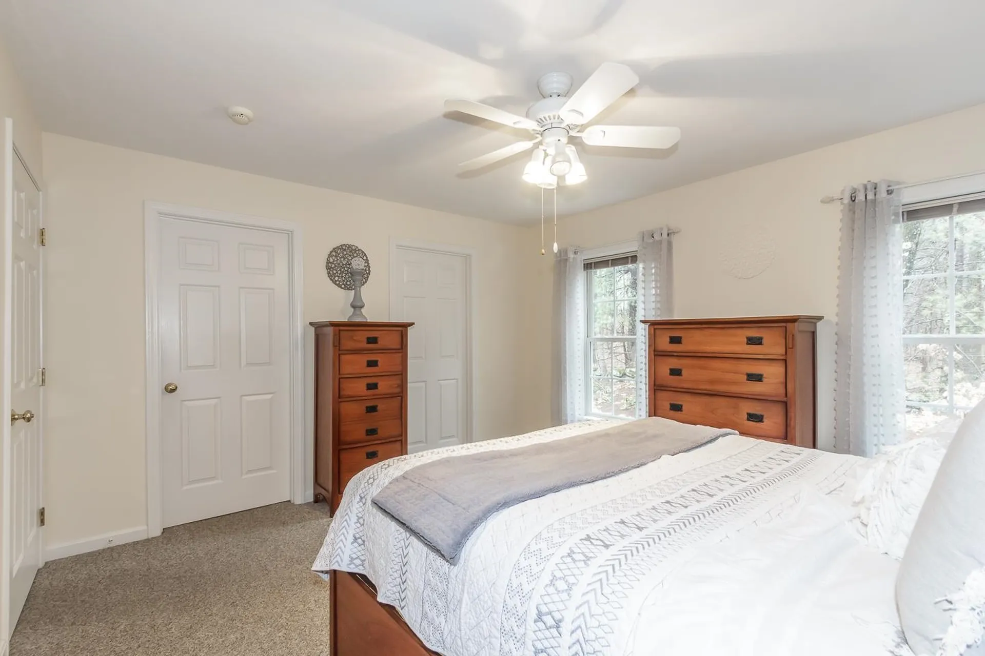 6 Lincoln Drive Londonderry NH 03053