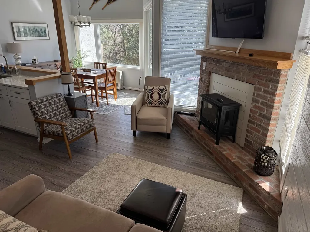42 Lower Phase Road Warren VT 05674
