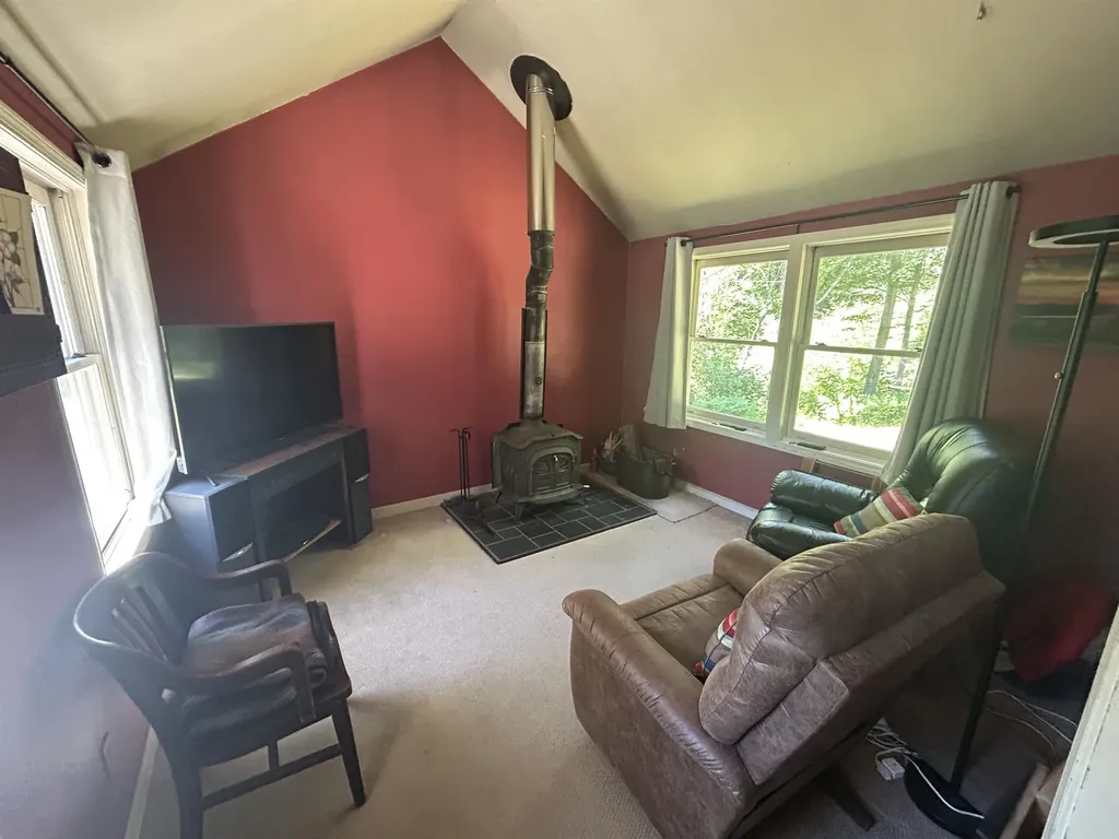 57 Oak Lane Jamaica VT 05343