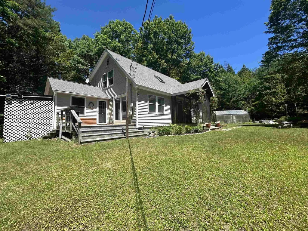 57 Oak Lane Jamaica VT 05343