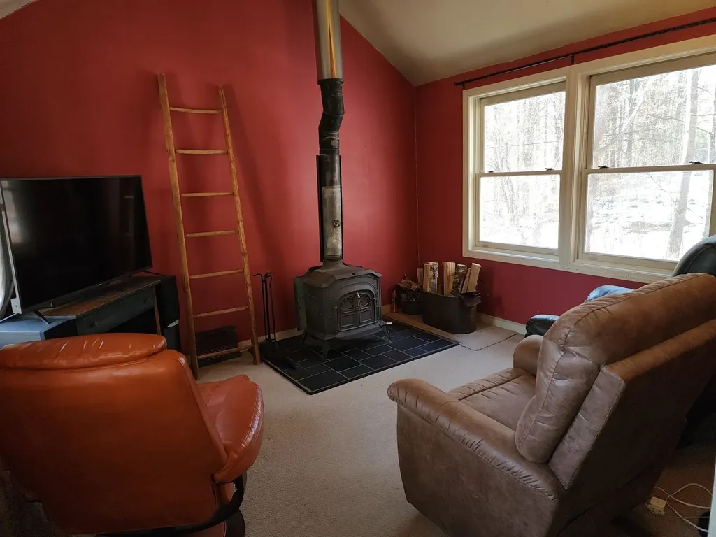 57 Oak Lane Jamaica VT 05343