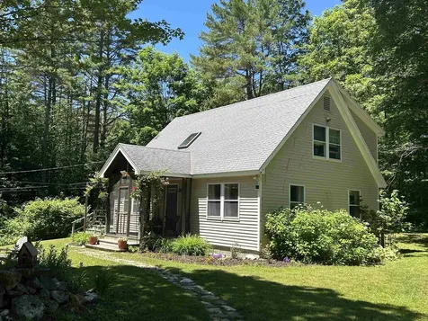 57 Oak Lane Jamaica VT 05343