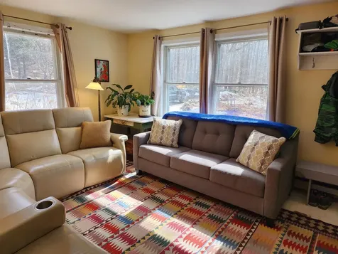 57 Oak Lane Jamaica VT 05343