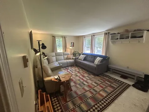 57 Oak Lane Jamaica VT 05343