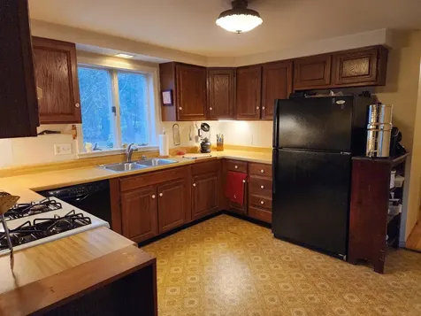 57 Oak Lane Jamaica VT 05343