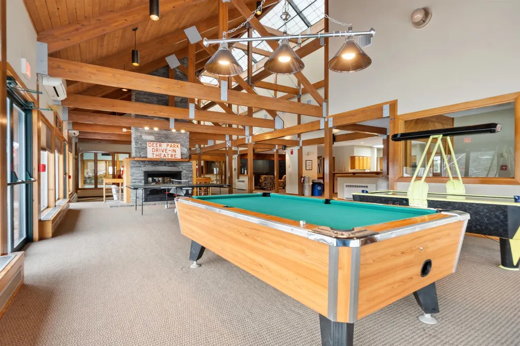 10 Lakeside W Drive Woodstock NH 03262