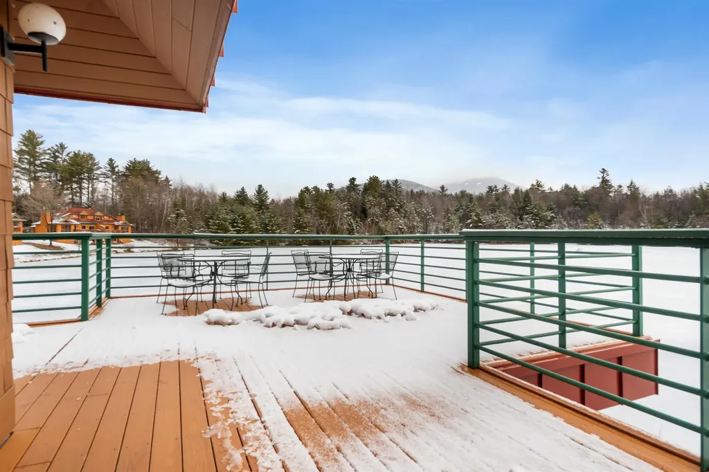 10 Lakeside W Drive Woodstock NH 03262