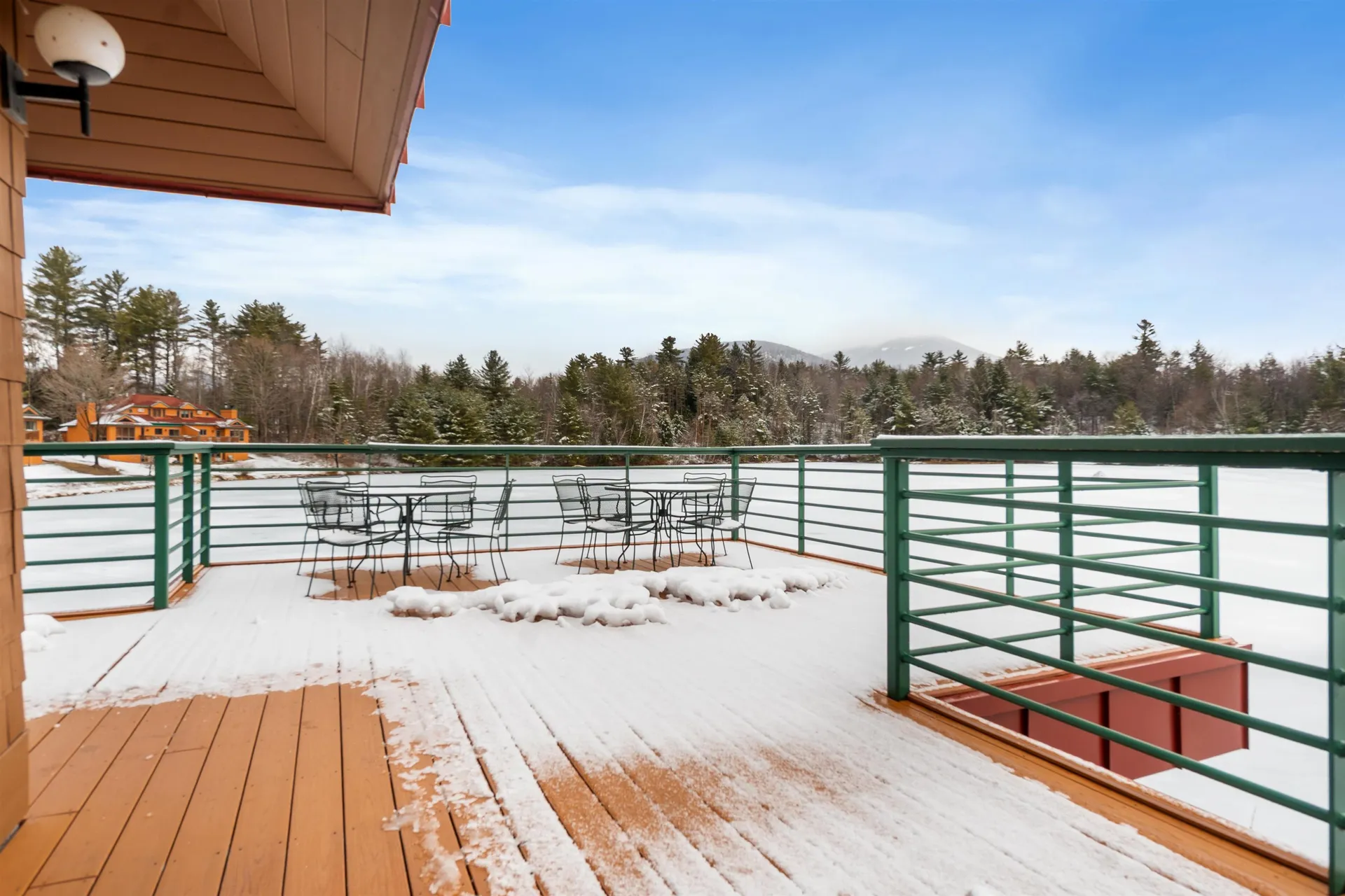 10 Lakeside W Drive Woodstock NH 03262