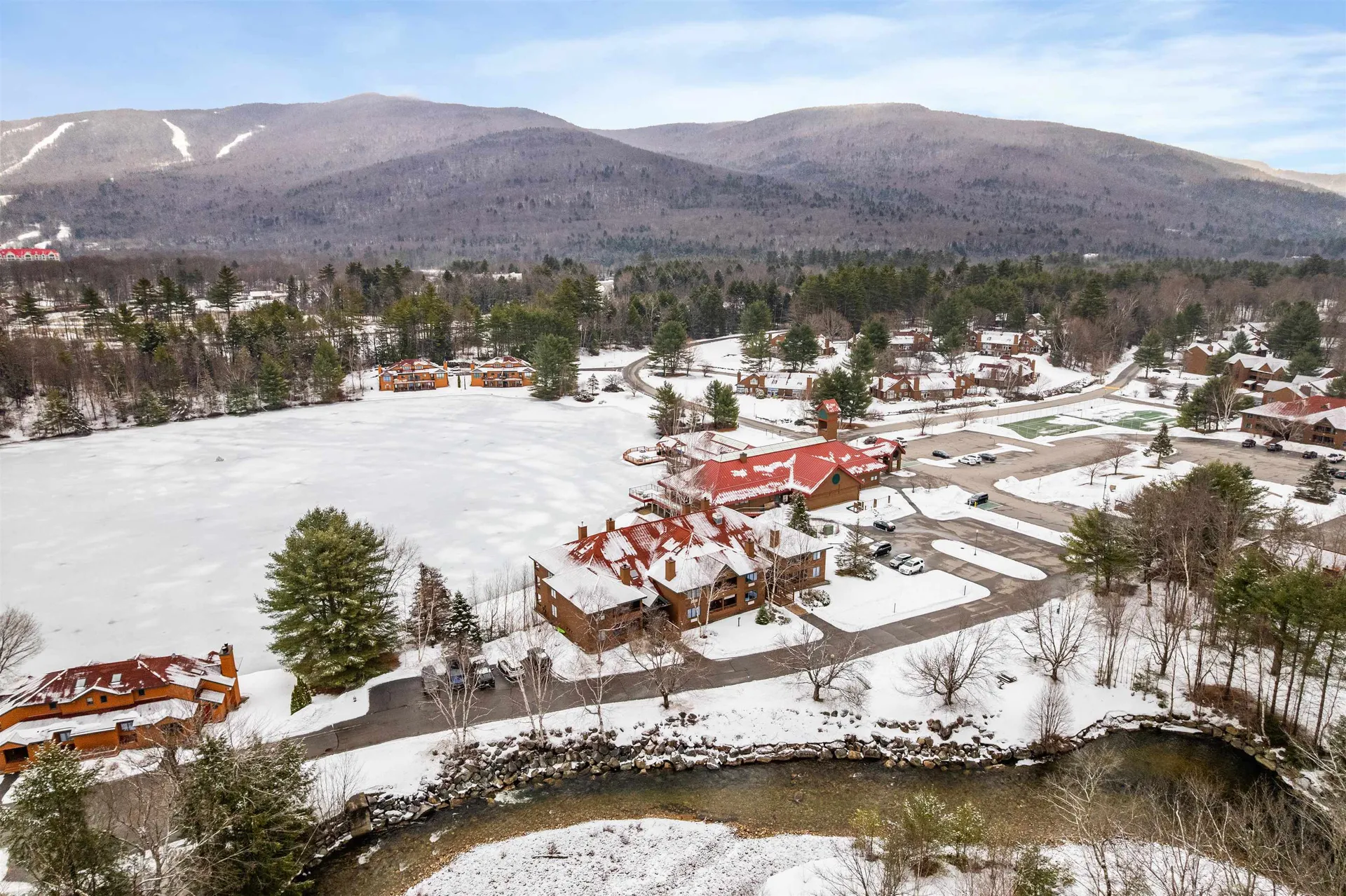 10 Lakeside W Drive Woodstock NH 03262