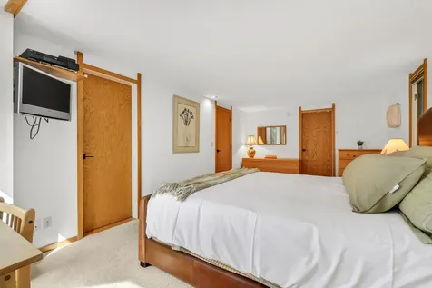 74 Pond View Road Winhall VT 05340