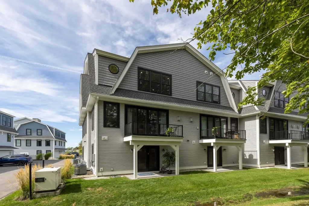 28 Little Bay Drive Dover NH 03820