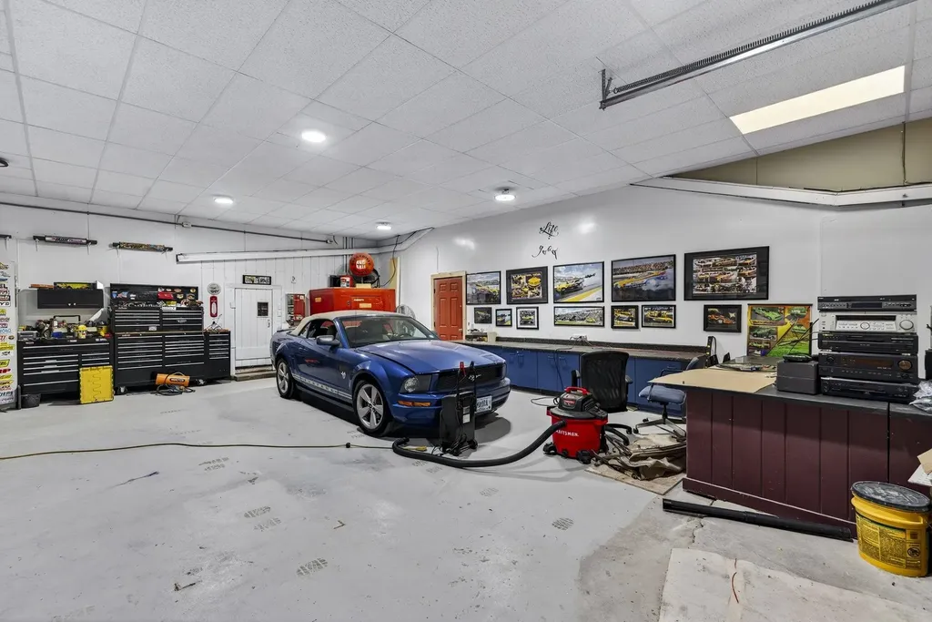 16 Colls Farm Road Jaffrey NH 03452