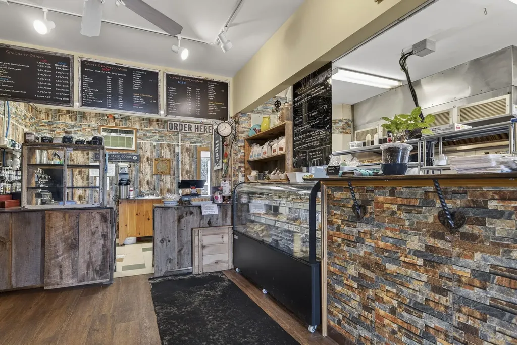 16 Colls Farm Road Jaffrey NH 03452