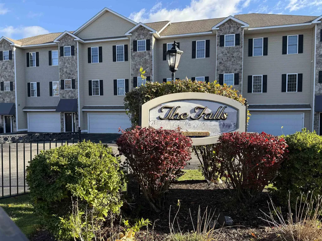 17 River Front Drive Manchester NH 03102