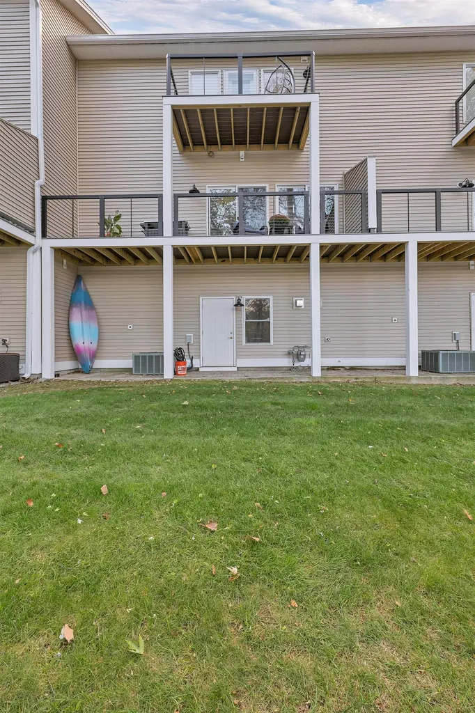 17 River Front Drive Manchester NH 03102
