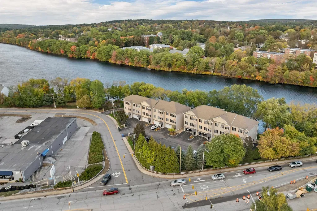 17 River Front Drive Manchester NH 03102