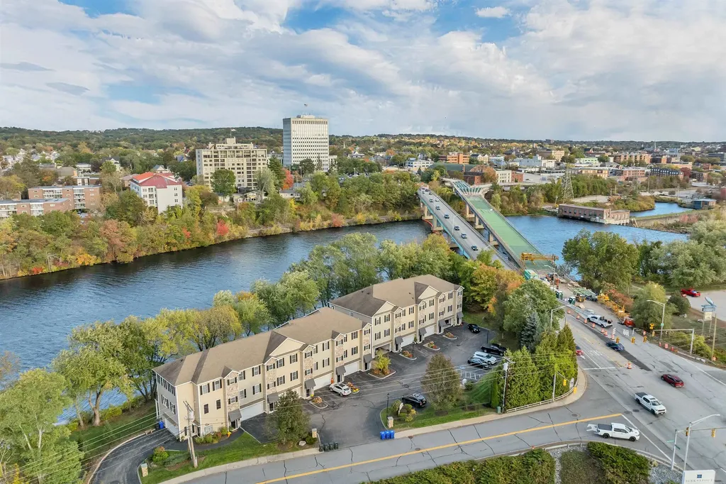 17 River Front Drive Manchester NH 03102