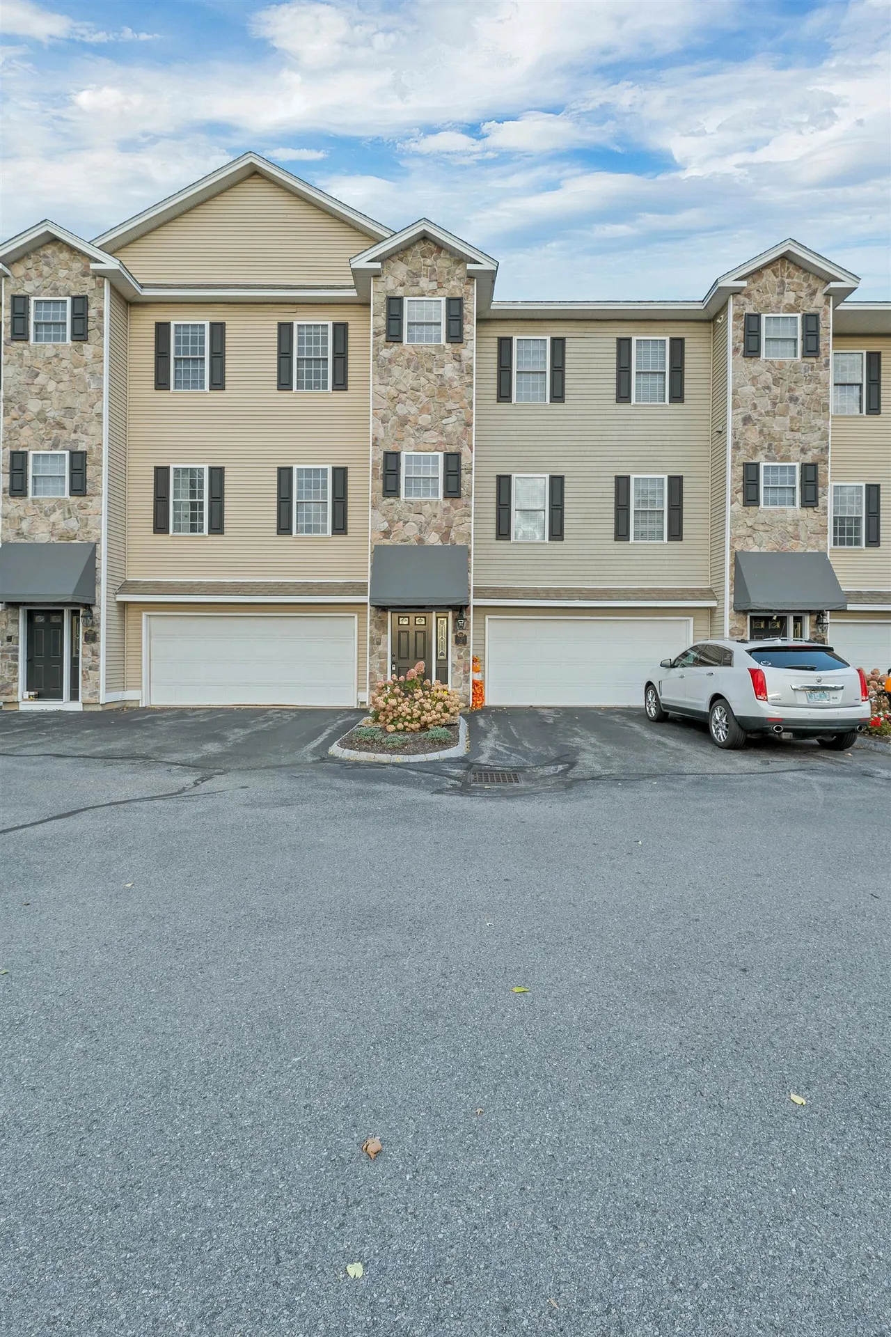 17 River Front Drive Manchester NH 03102