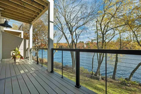 17 River Front Drive Manchester NH 03102