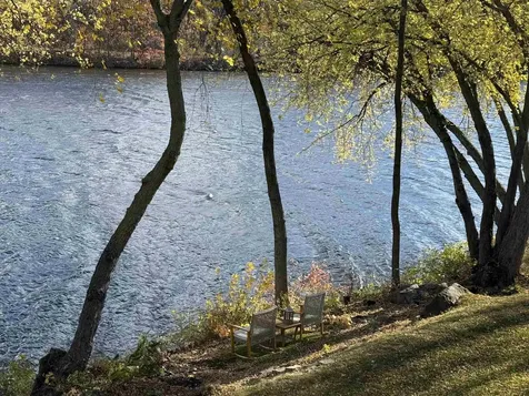 17 River Front Drive Manchester NH 03102