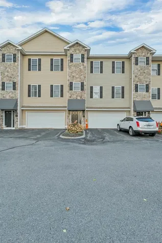17 River Front Drive Manchester NH 03102