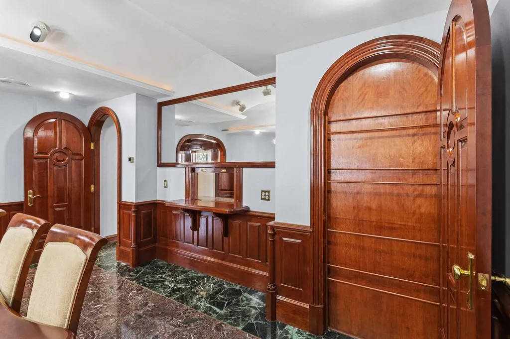 143 High Ridge Road Manchester NH 03104