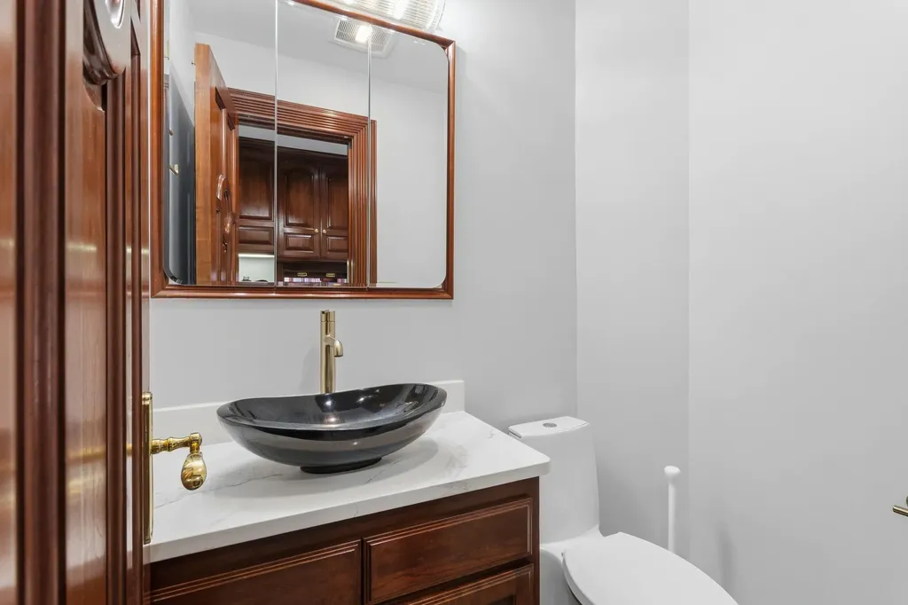 143 High Ridge Road Manchester NH 03104