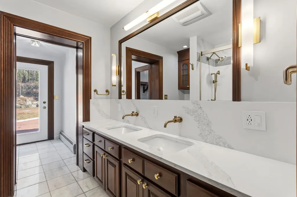 143 High Ridge Road Manchester NH 03104