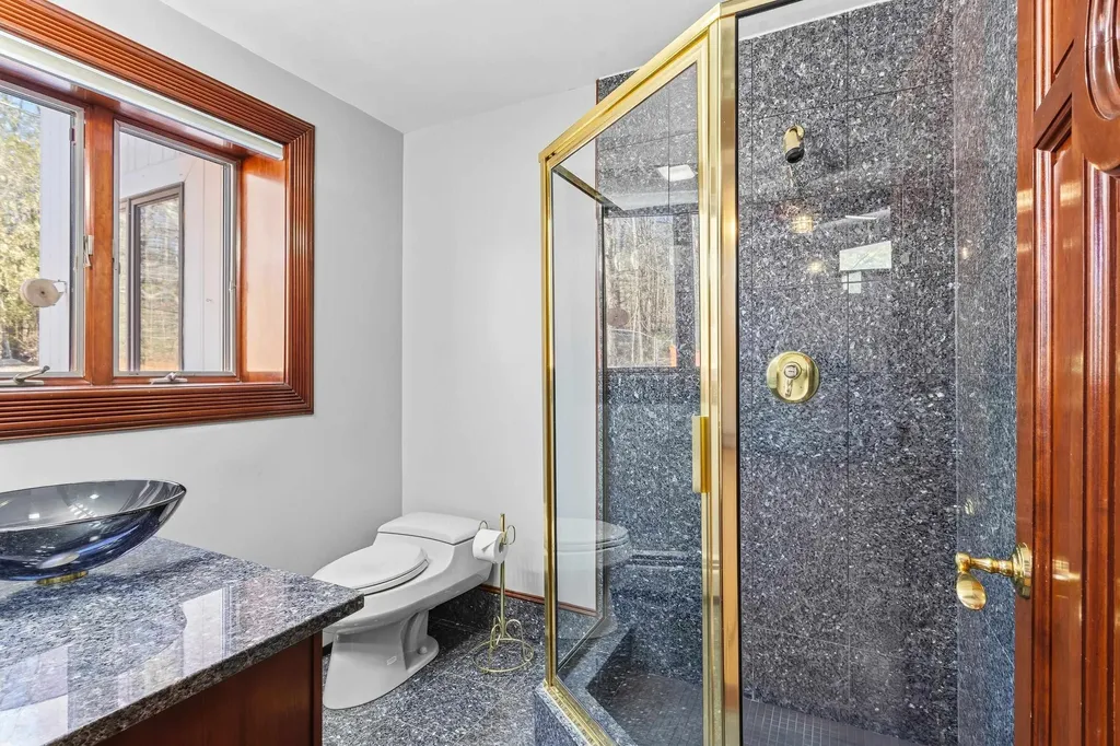 143 High Ridge Road Manchester NH 03104