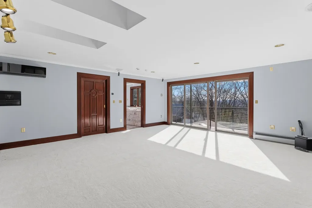 143 High Ridge Road Manchester NH 03104