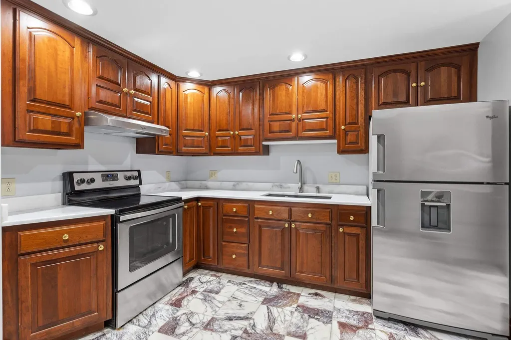 143 High Ridge Road Manchester NH 03104