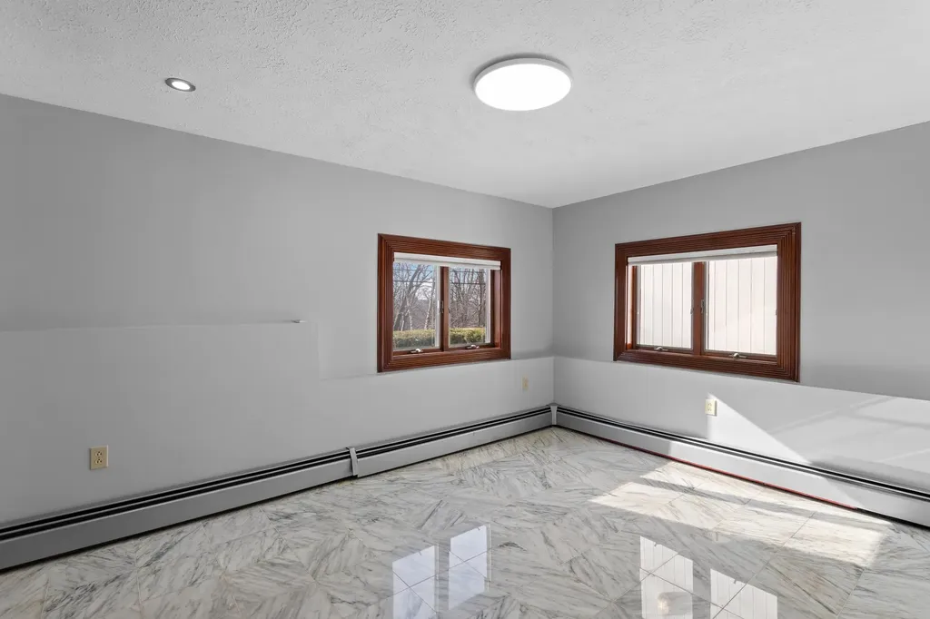 143 High Ridge Road Manchester NH 03104